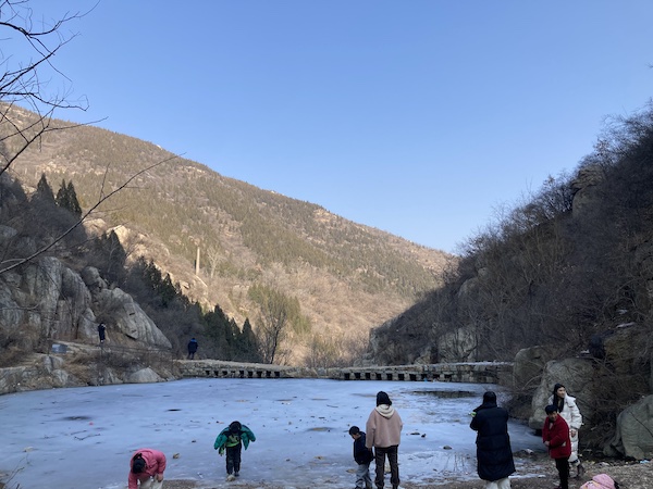 八龙潭水塘